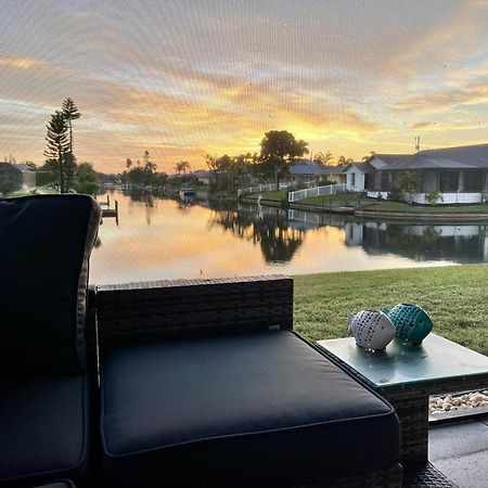 Serenity Waterfront Villa With King Suite, Private Pool, Great Lanai Enclosure And Long Water Views Cabo Coral Exterior foto